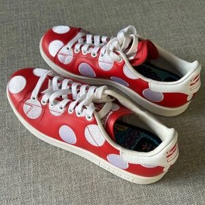 Size 8 L/ 6M Adidas Stan Smith originals Pharrell Williams Red polka dot…